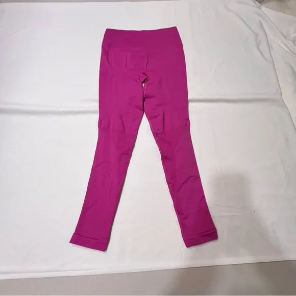 Lululemon Zone In Tight
Raspberry  Size 8 - Picture 3 of 11